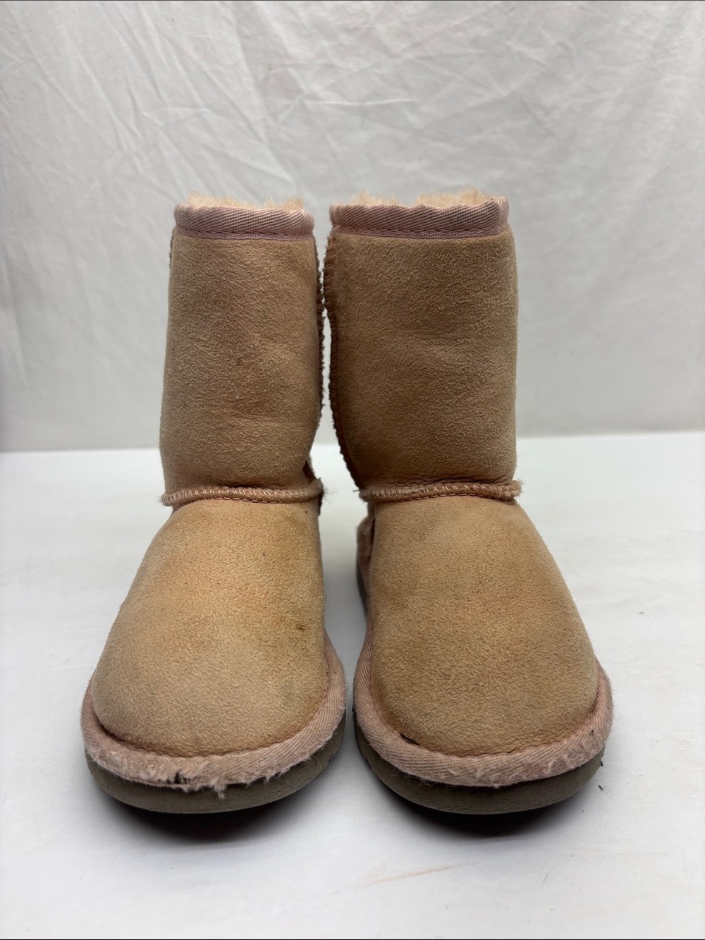 UGG Classic Short Boots size 10 toddler girl, box 72 - Picture 1 of 8
